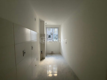 Image 37 - 1015164