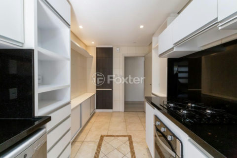 Image 21 - 1015168