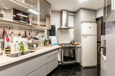 Image 33 - 1015198
