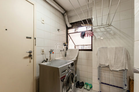 Image 37 - 1015198