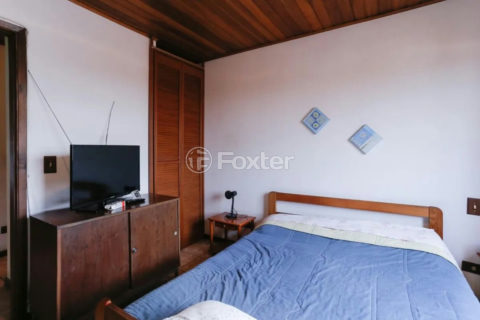 Image 33 - 1015204