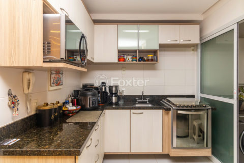 Image 19 - 1015294