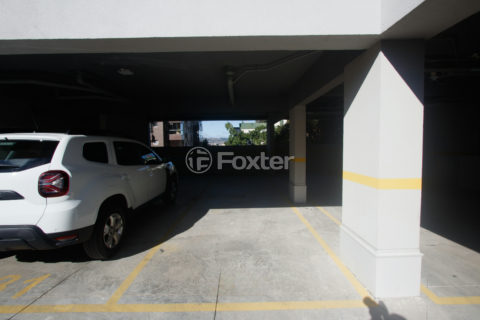 Image 22 - 1015295