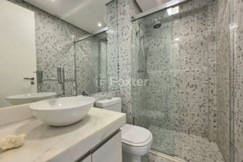 Image 32 - 1015322