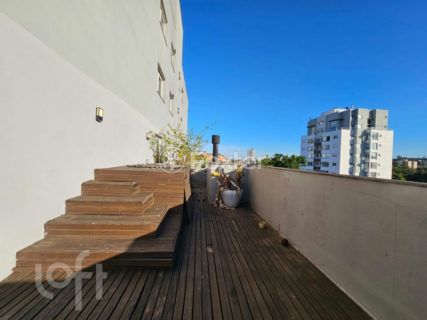 Image 17 - 1015353