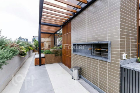 Image 40 - 1015357