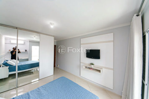 Image 33 - 1015370
