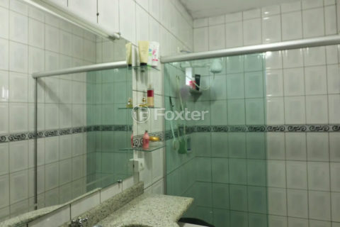 Image 28 - 1015372