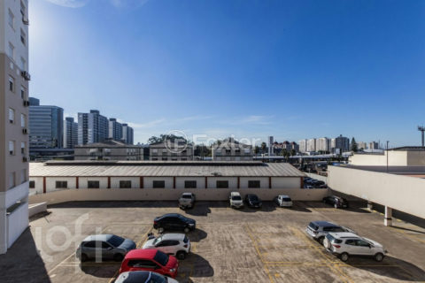 Image 32 - 1015374