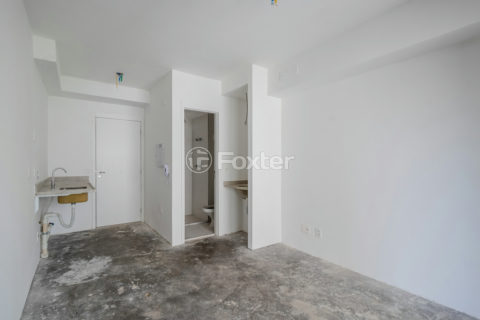 Image 30 - 1015382