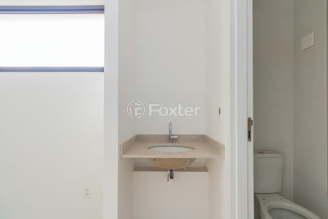 Image 29 - 1015384