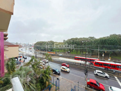 Image 33 - 1015393