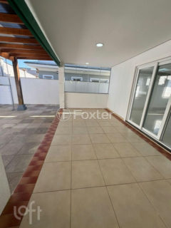 Image 20 - 1015396