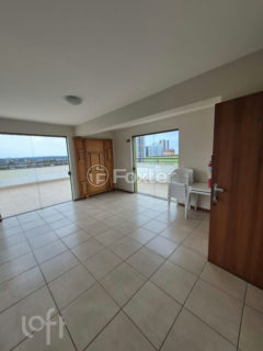 Image 35 - 1015398