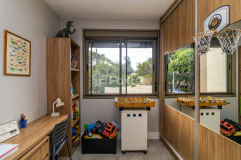 Image 17 - 1015401