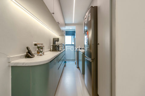 Image 20 - 1015409