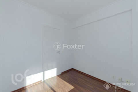 Image 22 - 1015423