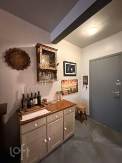 Image 39 - 1015544