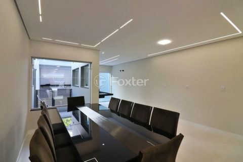 Image 22 - 1015560