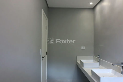 Image 31 - 1015560