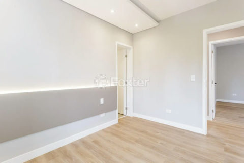 Image 21 - 1015566