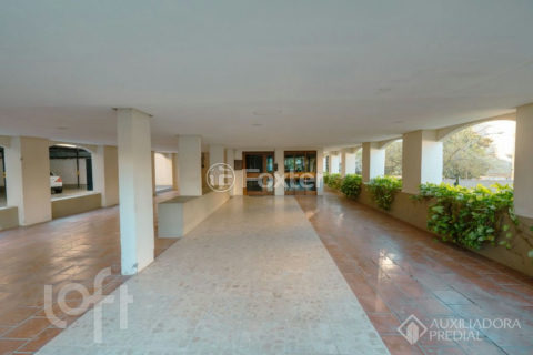 Image 30 - 1015571