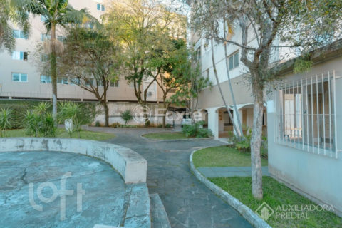 Image 28 - 1015571