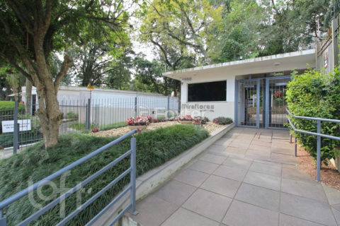Image 21 - 1015593