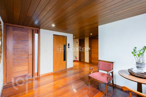Image 35 - 1015599
