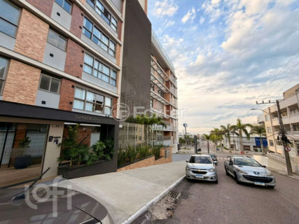 Image 37 - 1015669