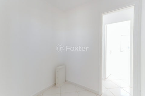 Image 19 - 1015682