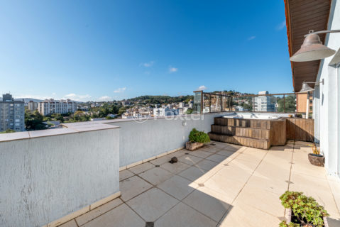 Image 33 - 1015710