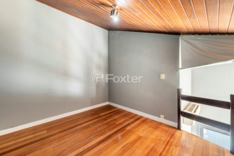 Image 30 - 1015710