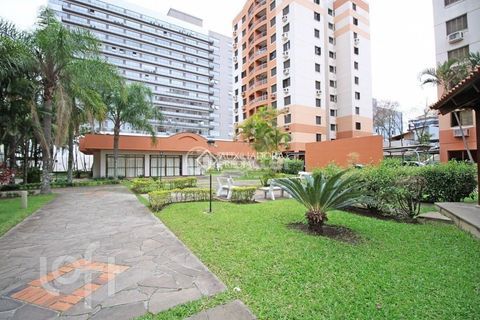 Image 29 - 1015737