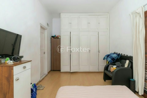 Image 21 - 1015755