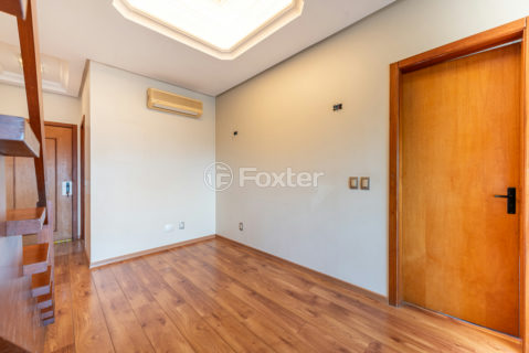 Image 43 - 1015801
