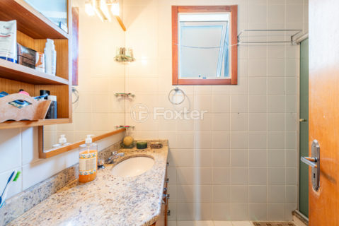 Image 32 - 1015801