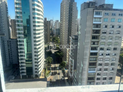 Image 8 - 1015803