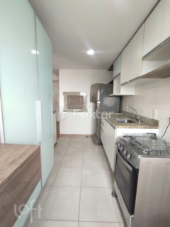 Image 10 - 1015852