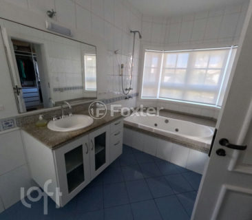 Image 22 - 1015855
