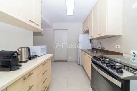 Image 31 - 1015900
