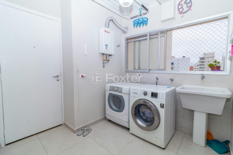 Image 32 - 1015900