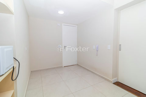Image 27 - 1015900