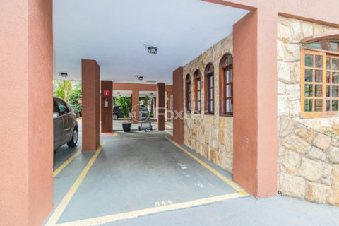 Image 17 - 1015907