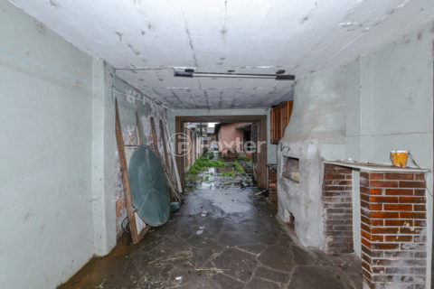 Image 35 - 1015911