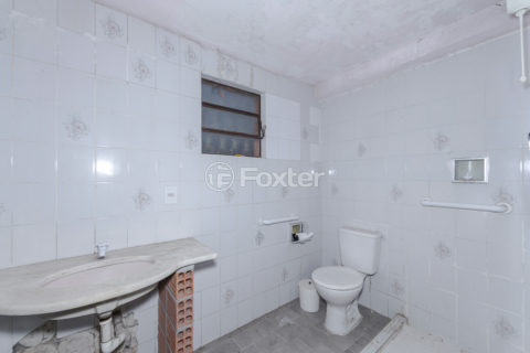 Image 26 - 1015911