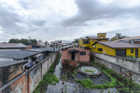 Image 40 - 1015911