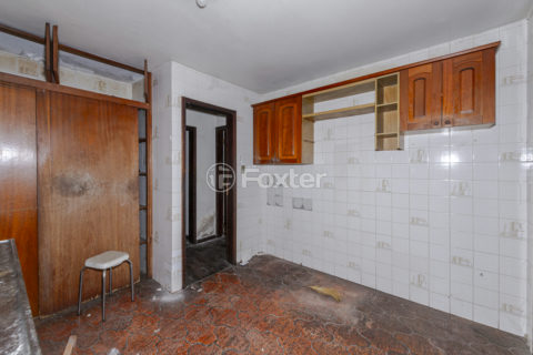 Image 28 - 1015911