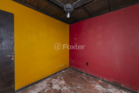 Image 22 - 1015911