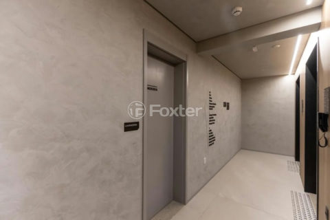 Image 31 - 1015916